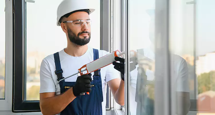 Retractable Screens Repair for Patio in Brownsville, FL