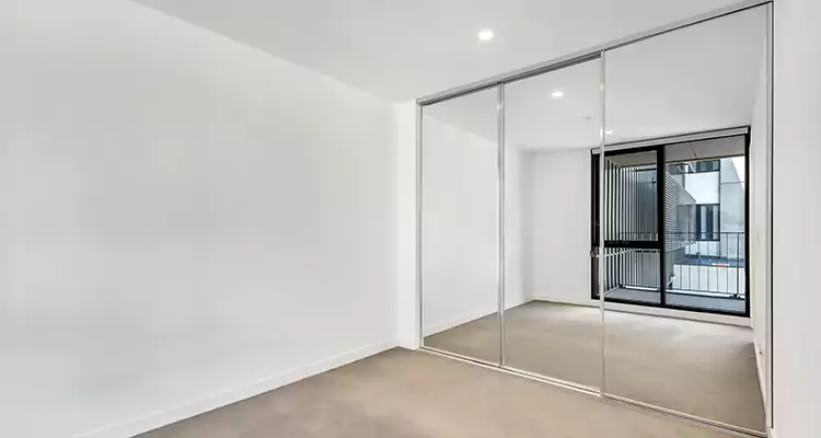 Why Homeowners Choose Us for Sliding Mirror Door Replacement in Brownsville, FL