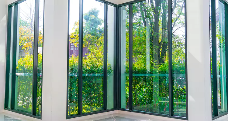 Emergency Balcony Door Glass Repair in Brownsville, FL