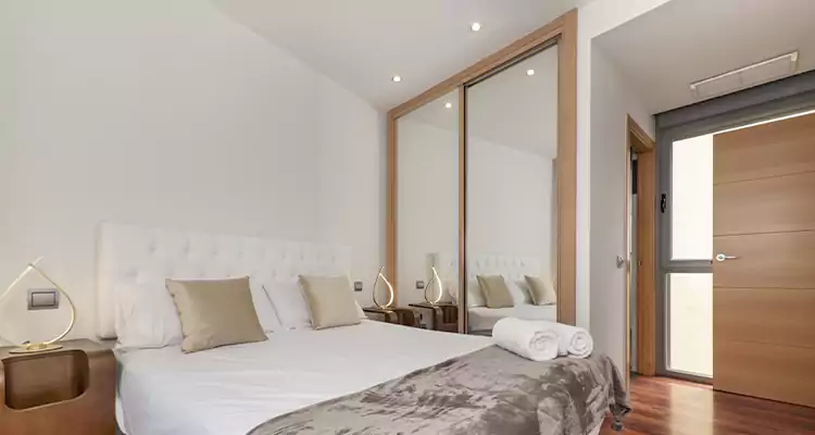 Sliding Wardrobe Door Mirror Replacement in Brownsville, FL